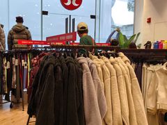 -lululemon(上海浦东IFC店)