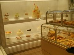 面包甜点陈列柜-好利来(十里河店)