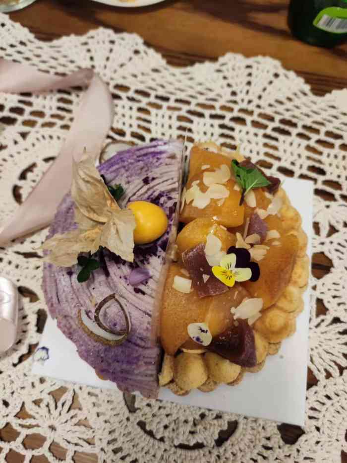 zaza cakery-"经朋友推荐在这家定了两次蛋糕～芋泥派和.