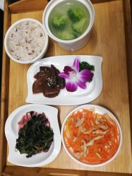 -卓玥国际月子会所(罗山路店)