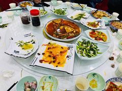 -撒拉人家.酸菜牦牛肉火锅