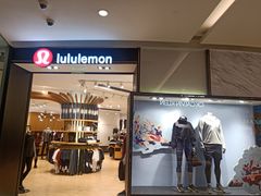 -lululemon(上海浦东IFC店)