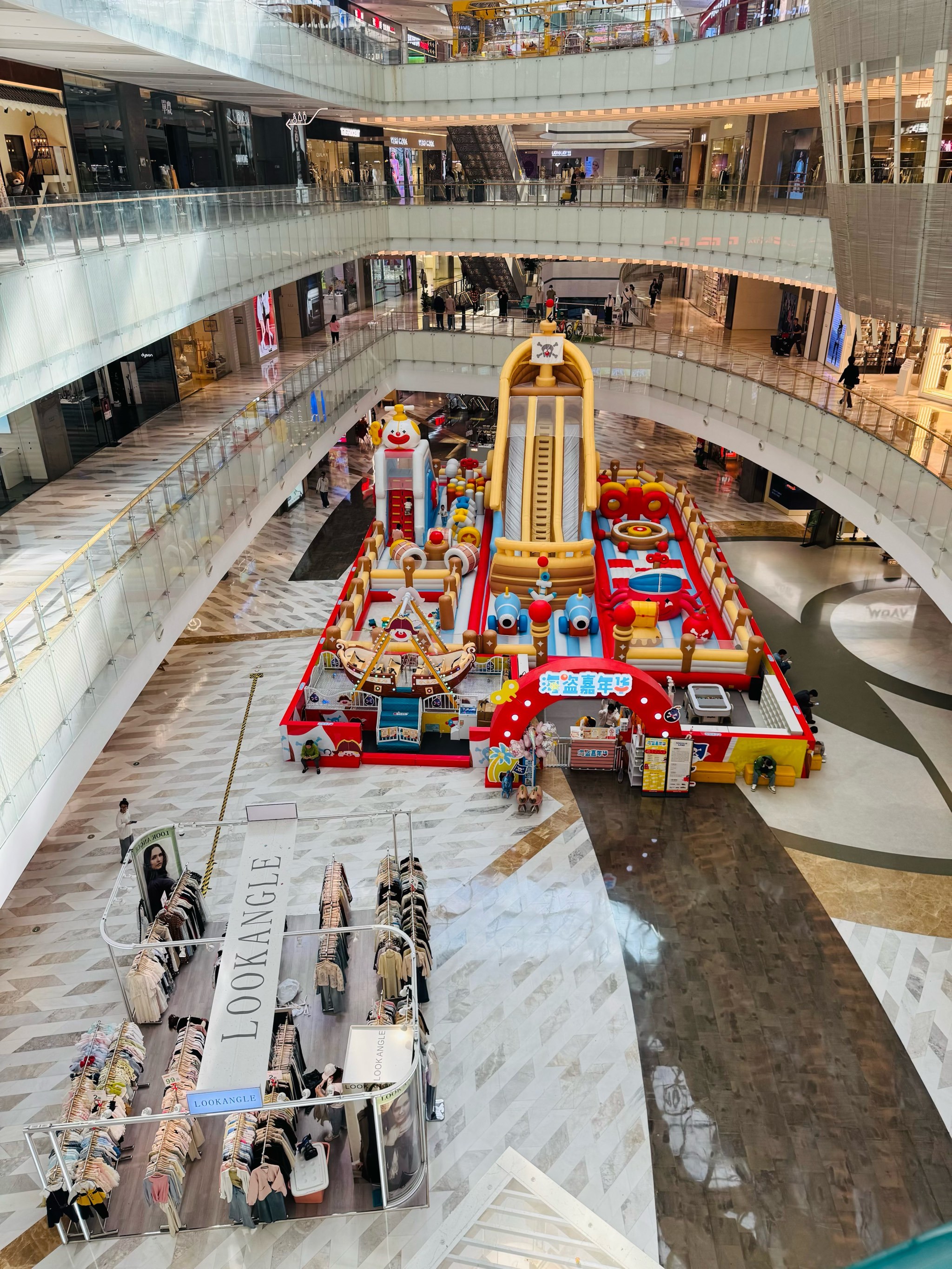 杭州!远洋乐堤港!世纪星真冰滑冰场!