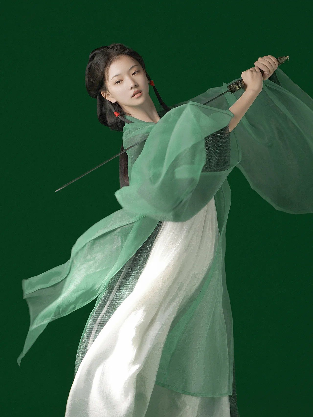 乱世自刎从来不是美谈 | 情绪汉服写真