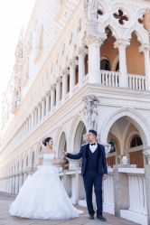 -现代经典婚纱摄影