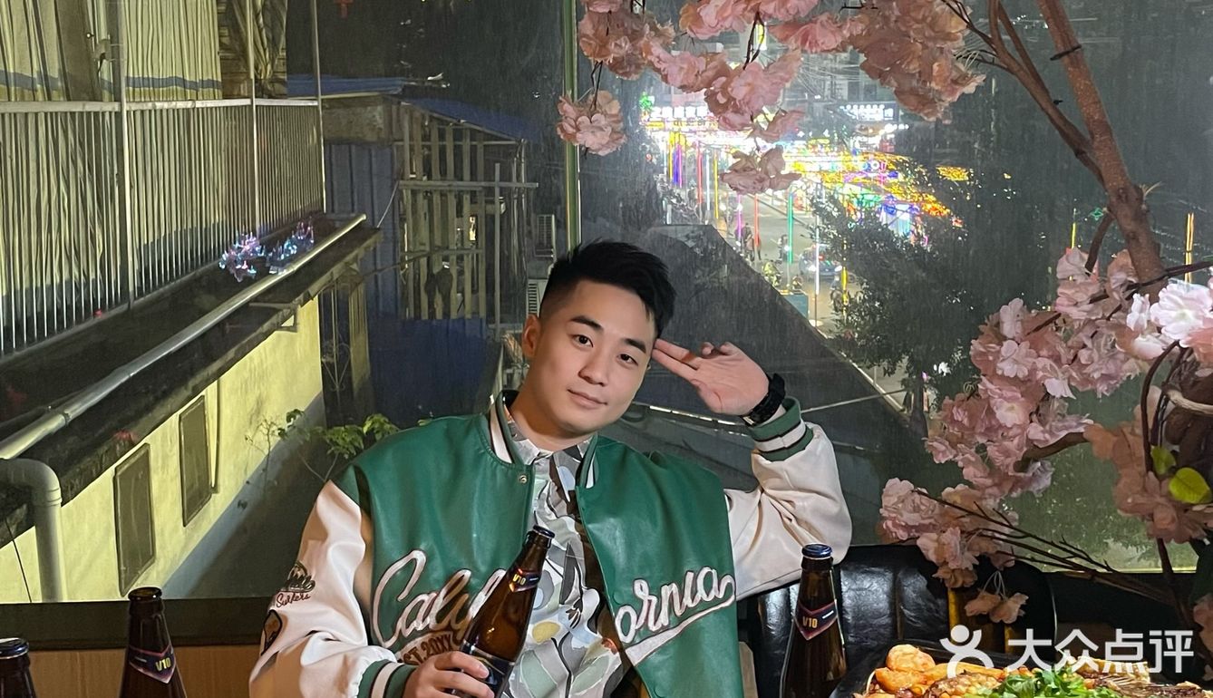 人均30和朋友来农院路浅喝一下欣赏夜景🌃