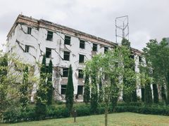 -四川汶川特大地震漩口中学遗址