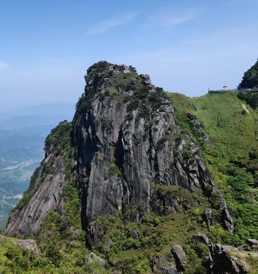 高山险峰图片