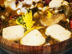 过桥木桶酸菜鲈鱼-中8楼风尚云南菜(颐堤港店)