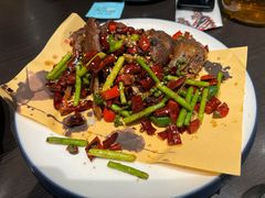 -川流不息·地道川菜·小龙虾(松东路店)