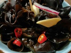 -洞庭土菜小炒馆(易发广场店)