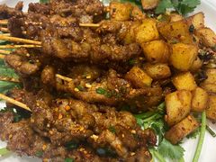 香辣孜然牛肉串-犇逸·乐山跷脚牛肉·四川现炒(览海店)