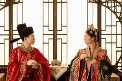 -雪中彩影婚纱摄影·微光艺术中心