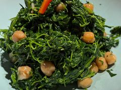 头茬苜蓿拌鹰嘴豆-品质伊骊新疆菜(紫金店)