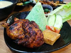 燒雞班蘭尖塔飯-班兰叶印尼美食