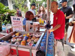 -詹爷爷乌节路街头冰淇淋