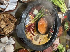 -黄潇洒老火锅(九眼桥宏济巷店)