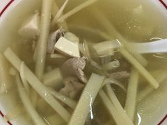 酸笋肉羹汤-津品味小吃(大学湾店)
