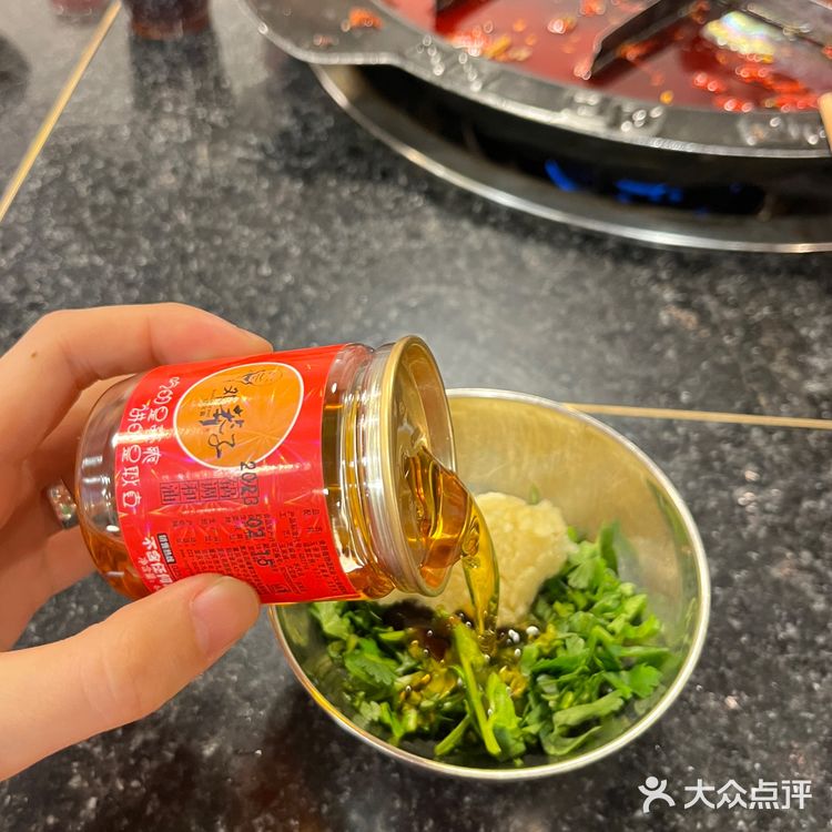 邓莽子老火锅 在dp上看说是本地人会去的火锅店