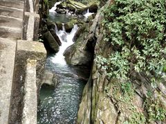 -龙水峡地缝景区