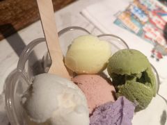 冰淇淋自助-哥老官重庆美蛙鱼头(西湖银泰十一哥店)