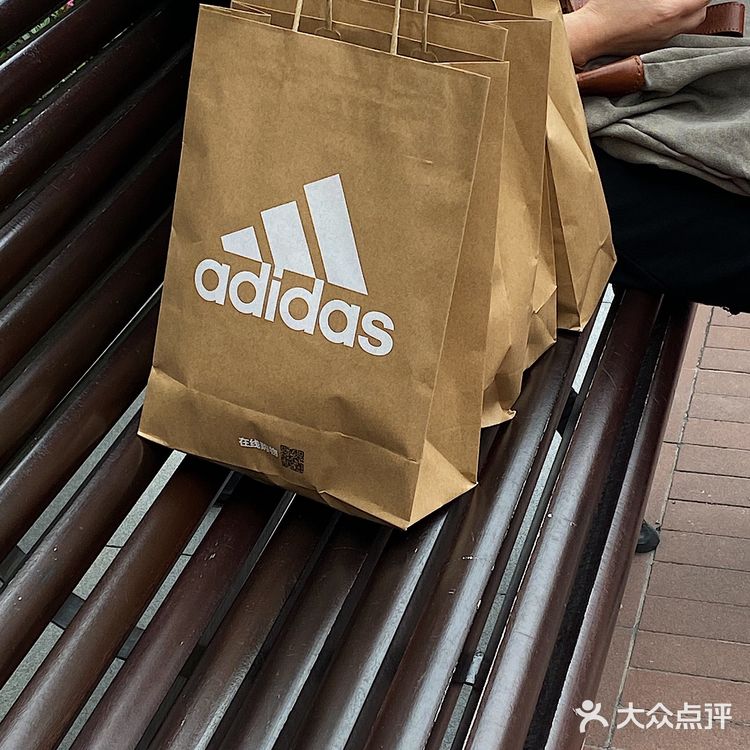成都 | 佛罗伦萨小镇购物攻略 低价折扣买奢侈品大牌
