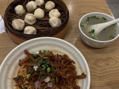 -佬钱湾仔(衣裳街店)