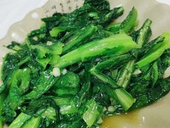 清炒油麦菜-余家庄肥肠鱼地方汤锅(银杏大道店)