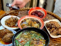 -爆炸头阿姨小四川正宗川味小吃(无任何分店)