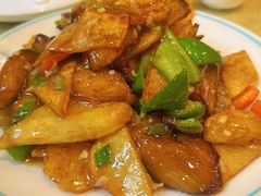 -鹤乡东北菜(崮山路店)