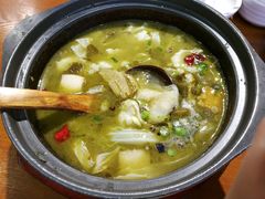 石锅酸菜鱼-周鱼小馆石锅酸菜鱼(活力汇店)