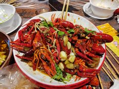 -老街烧烤大排档·地道湖北菜·龙虾馆(汉口火车站店)