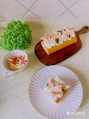 到了水蜜桃和无花果的季节了～粉嫩嫩，甜滋滋