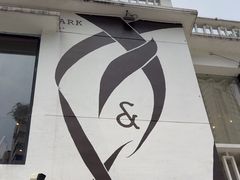 -Mark&Mars Restaurant