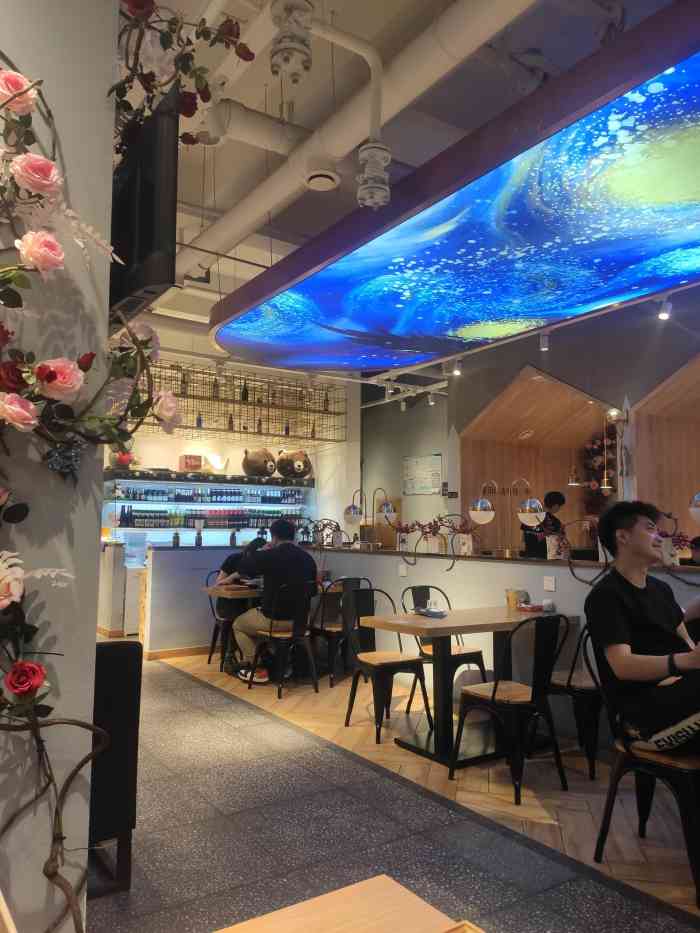 拾九·烧烤-"想吃串了,正好逛街路过了这家拾九烧烤. .