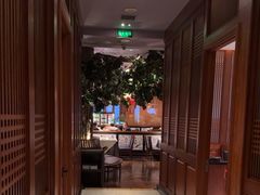 -八府香鸭·啫啫煲(华山路店)