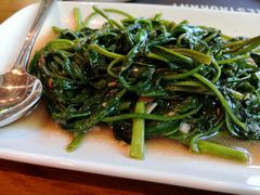 -Chom Cafe and Restaurant