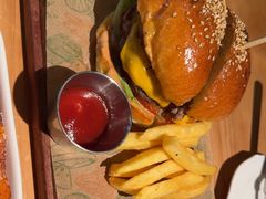 -三勾JJJ Burger&Coffee(梅溪湖店)