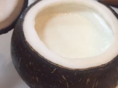 -志龙皇冠吃货椰子铺