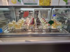 面包甜点陈列柜-PAOPAO Bakery&Café(港汇店)