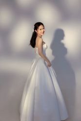 -喜爱高定婚纱摄影