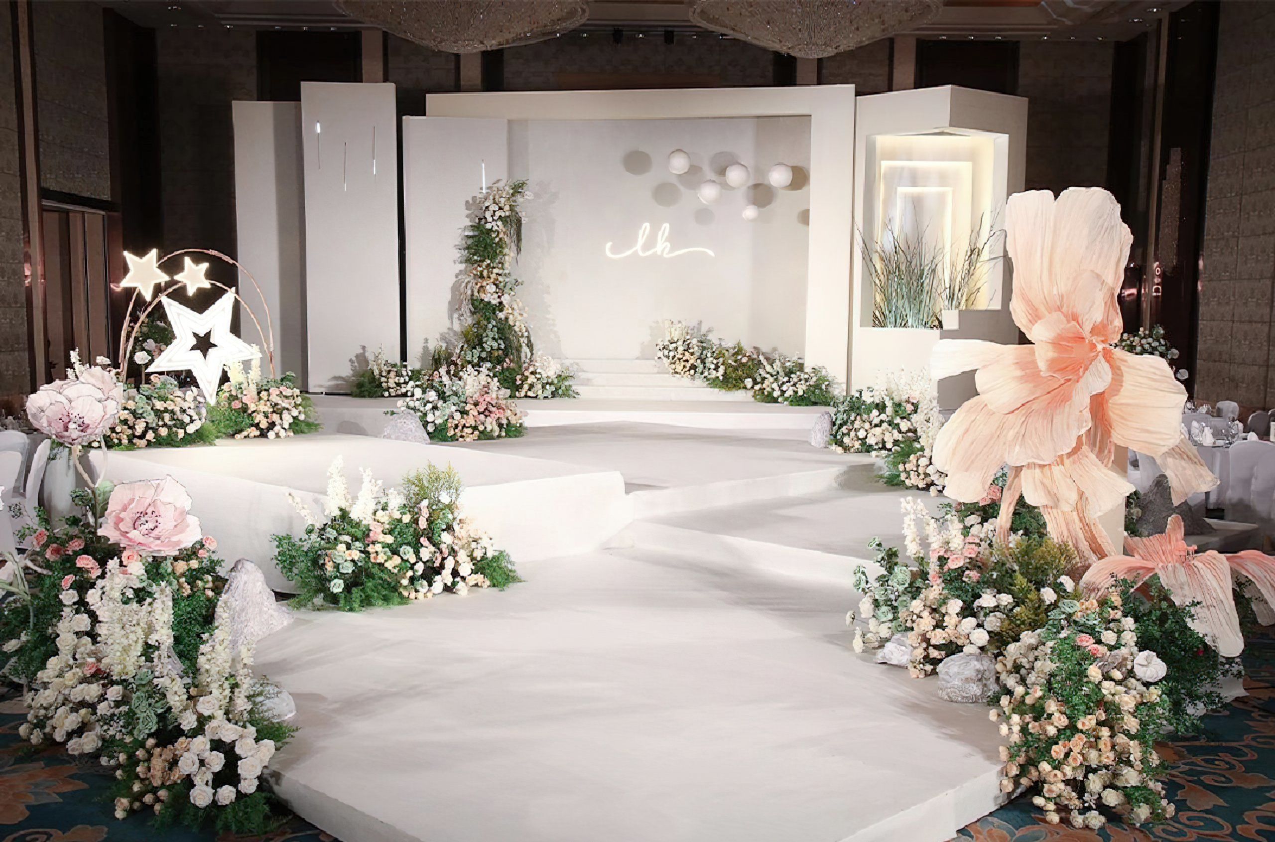 简约又立体!🌸高级感秀场风婚礼