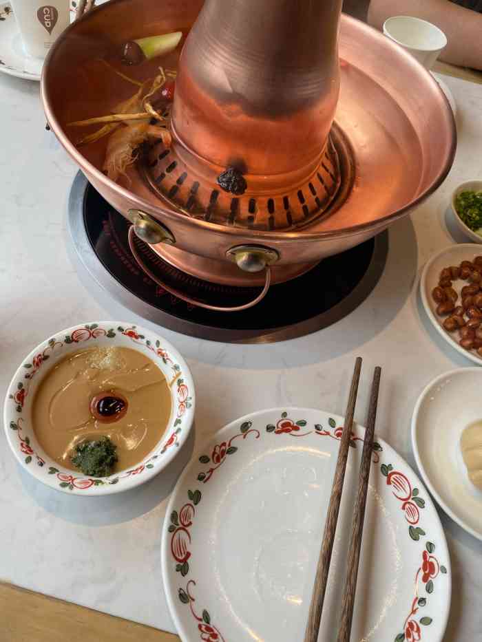 东门口老北京爆肚涮肉(老门东店)-"之前团的套餐,两盘羊肉卷,一盘羊