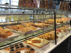 面包甜点陈列柜-面包新语(上地华联店)