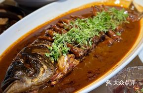 Ecological Reservoir Flower Carp Braised Chicken Feet