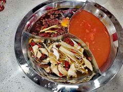艳红酸辣三拼锅-陳艳红火锅(港汇店)