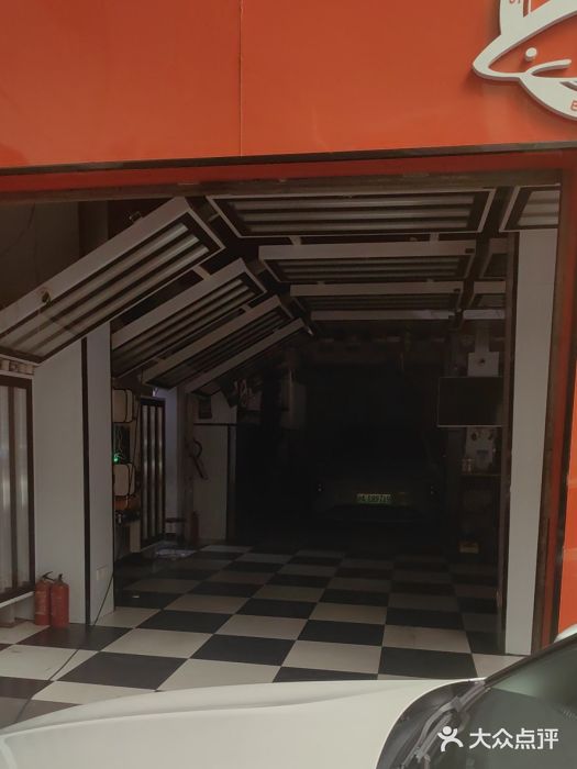 鲨鱼皮汽车凹陷玻璃修复(静安店)图片