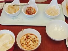 -云南荟·湖畔领宴(领事馆店)