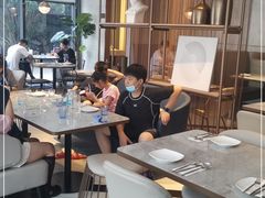 -必胜客(武汉欢乐谷店)