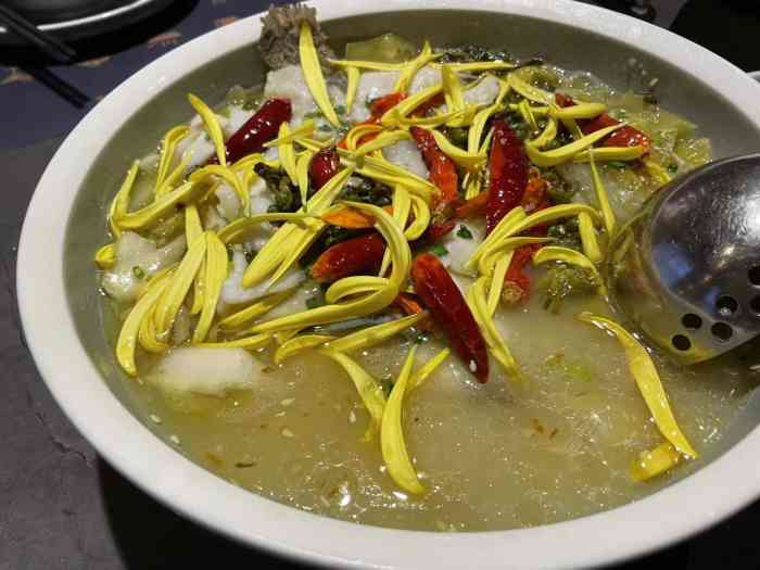 鼎丰私房菜(东城店)-"[薄荷]环境:工业园改造的餐饮群,北欧.